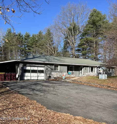 8 Michael Rd, Fort Edward, NY 12828