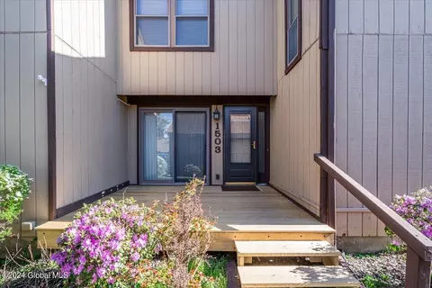 1503 Huntington Ct, East Greenbush, NY 12061