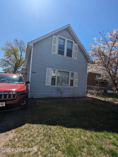 822 Pennsylvania Ave, Schenectady, NY 12303
