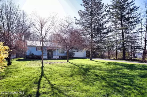 13 N Pawling St, Hagaman, NY 12086