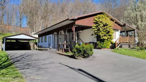 7770 Route 81, Oak Hill, NY 12422