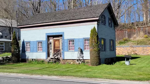 7778 Route 81, Oak Hill, NY 12422