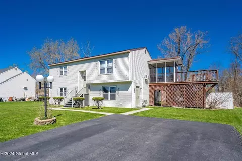 21 Harvest Way, Waterford, NY 12188
