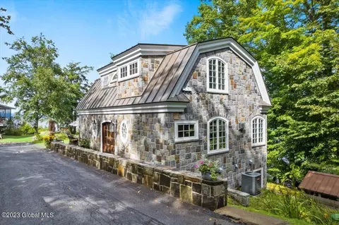 28 Dark Bay Ln, Lake George, NY 12845