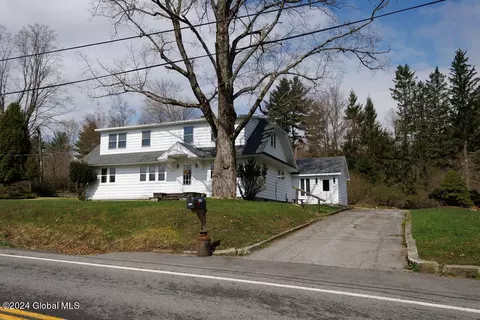 1598 North Rd, Amsterdam, NY 12010