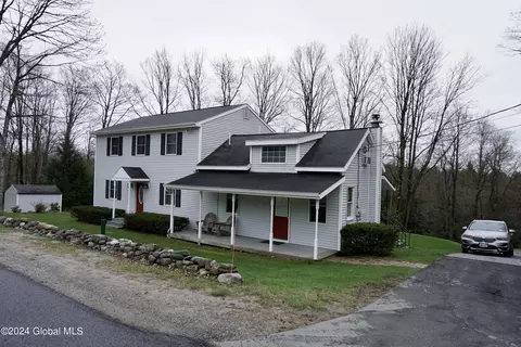 7370 Bills Rd, Middle Grove, NY 12850
