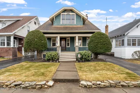 842 Pinewood Ave, Schenectady, NY 12309