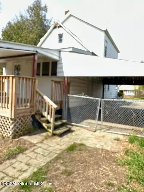 Exterior - 329 Eleventh St, Schenectady, NY 12306 photo 9 of 10