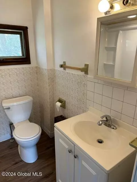 Bath - 329 Eleventh St, Schenectady, NY 12306 photo 1 of 2