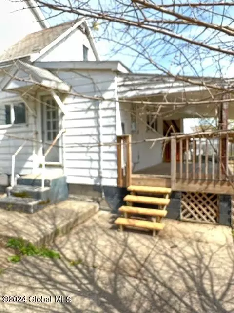 Exterior - 329 Eleventh St, Schenectady, NY 12306 photo 10 of 10