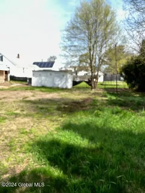 Exterior - 329 Eleventh St, Schenectady, NY 12306 photo 7 of 10