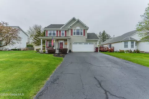 20 Cimarron Way, Latham, NY 12110