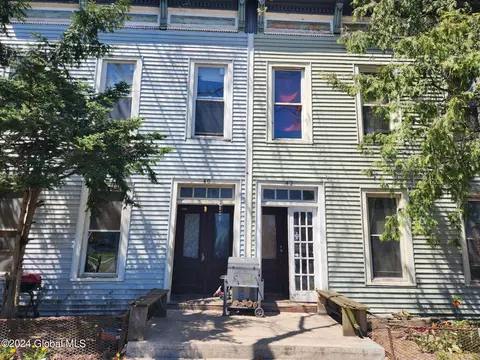 40 N Manning Blvd, Albany, NY 12206