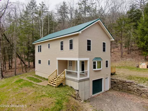 235 Avenue Of The Stars, North Blenheim, NY 12131