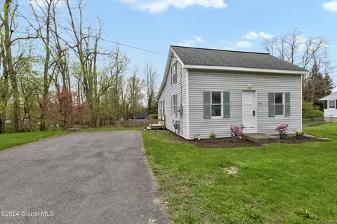 146 Forts Ferry Rd, Latham, NY 12110