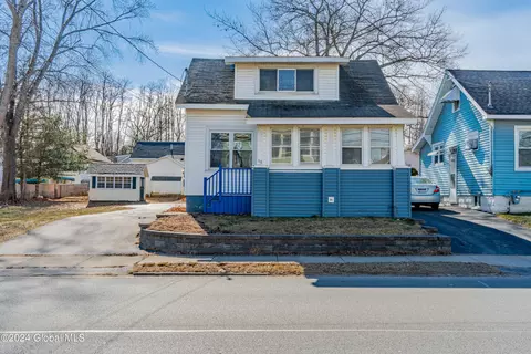 68 Cuthbert St, Scotia, NY 12302