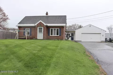 174 Daniels Ave, Schenectady, NY 12304