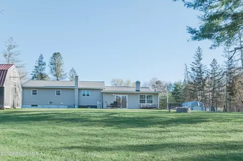 1295 Maple Hill Rd, Castleton On Hudson, NY 12033 photo 4
