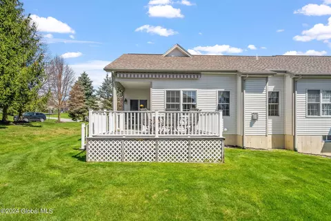29 Hampton Cir, Mechanicville, NY 12118 photo 34