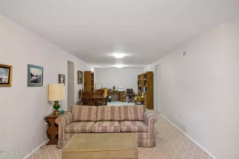 29 Hampton Cir, Mechanicville, NY 12118 photo 26