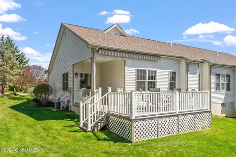 29 Hampton Cir, Mechanicville, NY 12118 photo 35