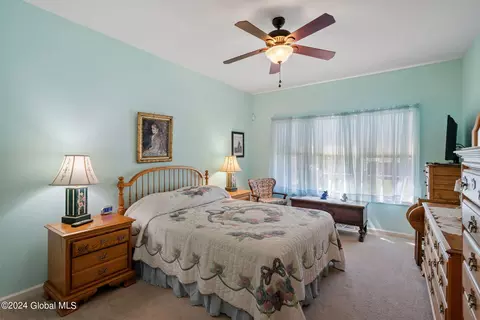 29 Hampton Cir, Mechanicville, NY 12118 photo 13