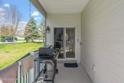29 Hampton Cir, Mechanicville, NY 12118 photo 33