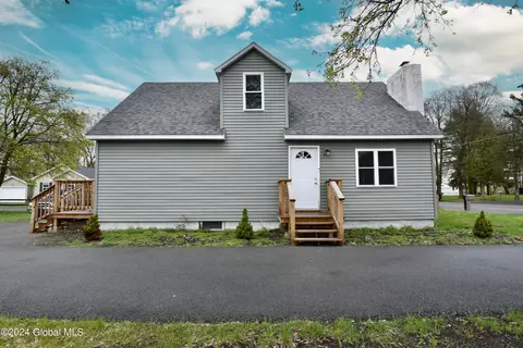 19 Grand Blvd, South Glens Falls, NY 12803