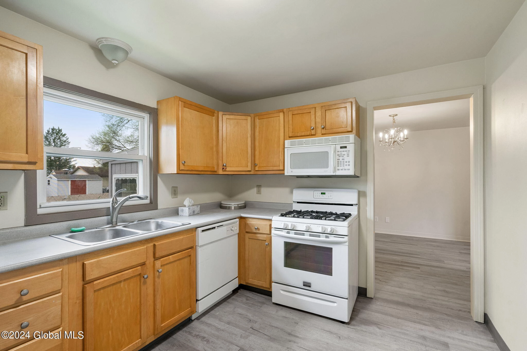 618 Curry Rd, Schenectady, NY 12306 photo 12