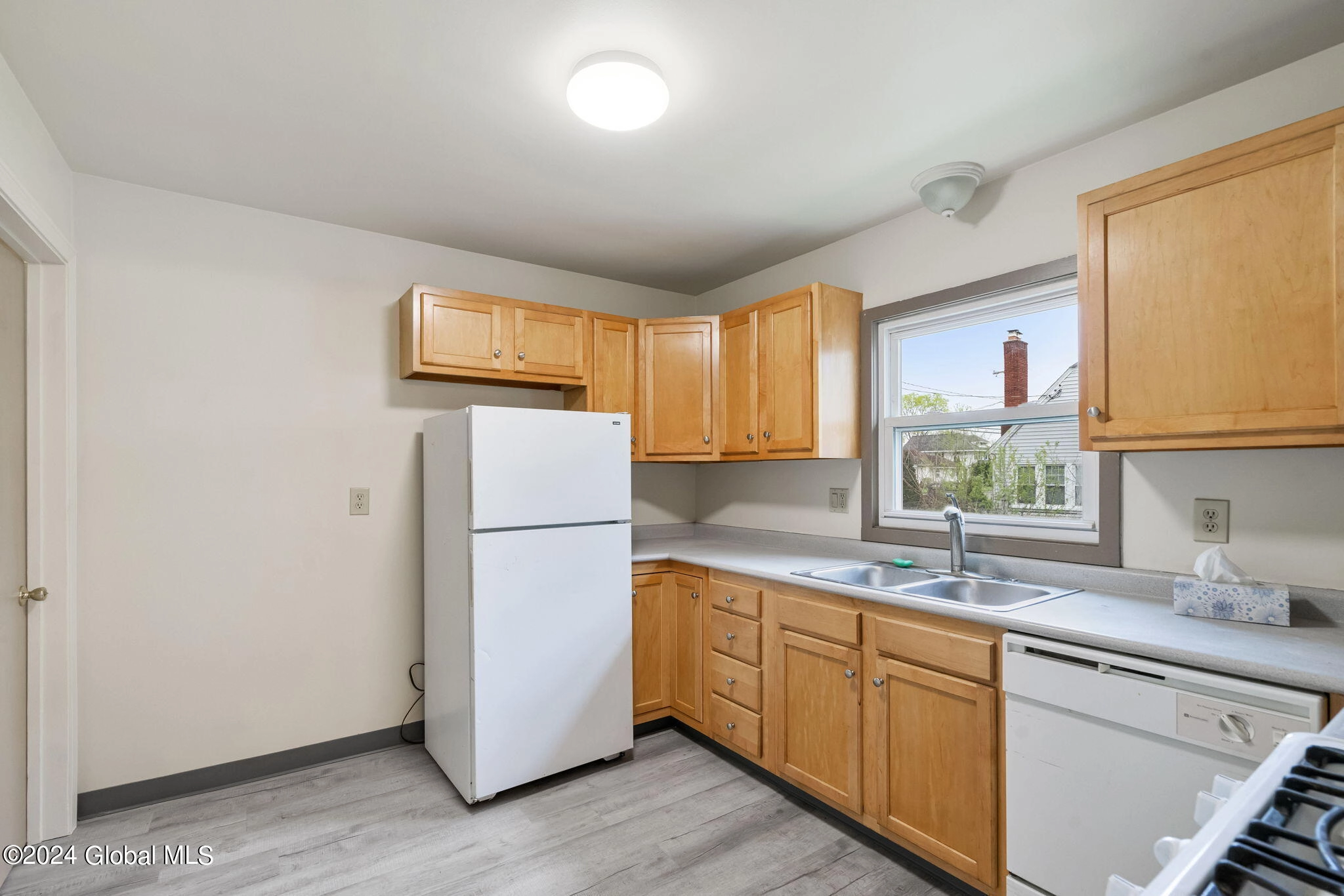 618 Curry Rd, Schenectady, NY 12306 photo 13