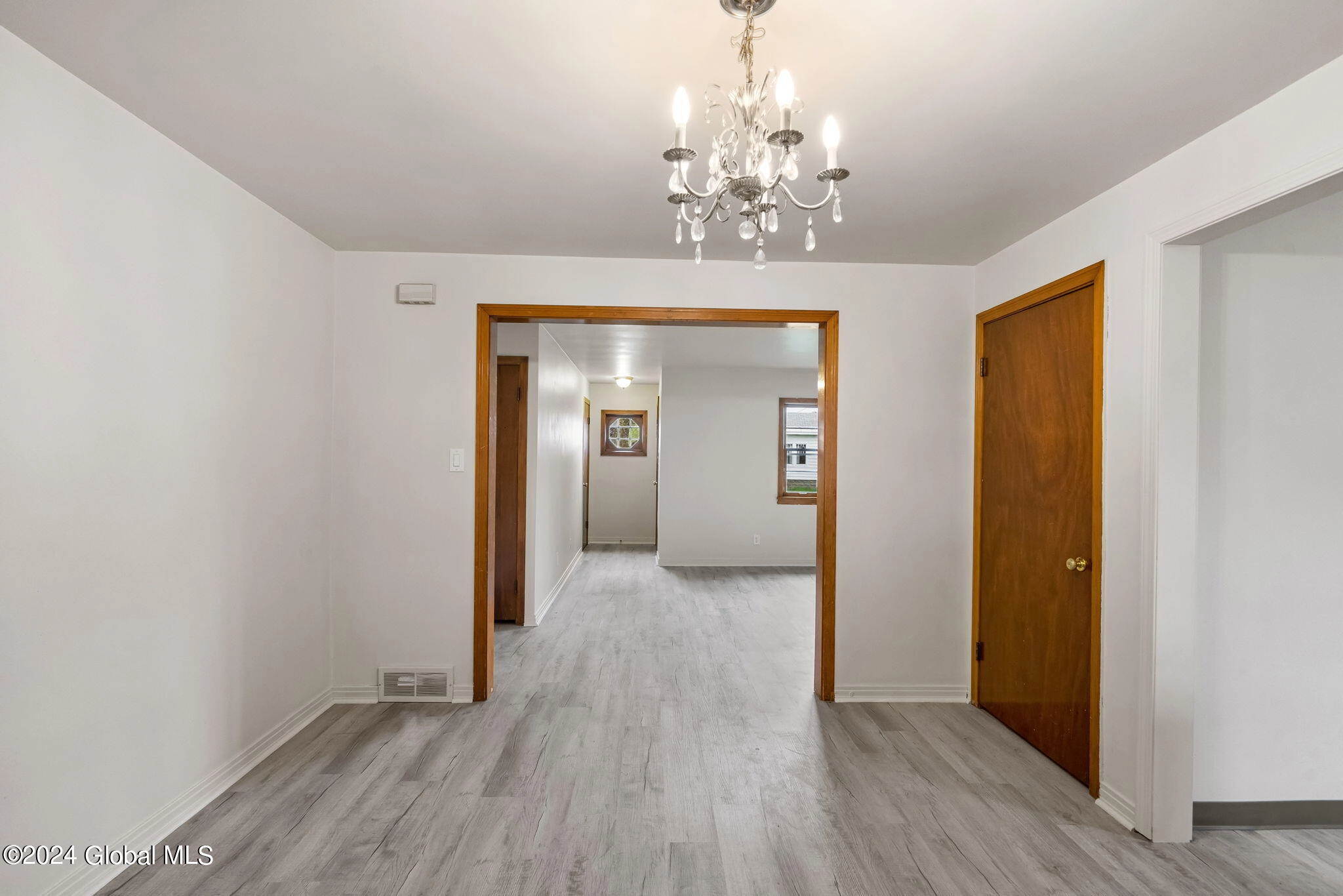 618 Curry Rd, Schenectady, NY 12306 photo 10