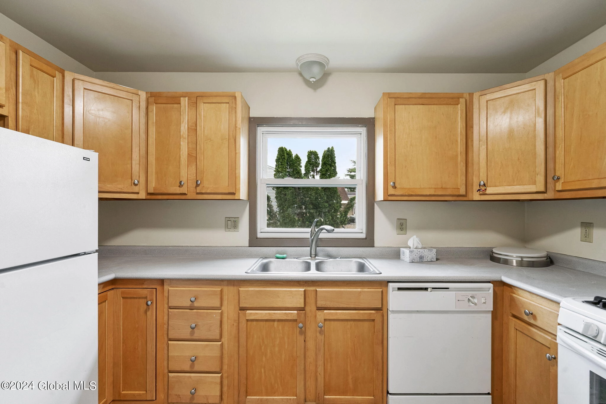 618 Curry Rd, Schenectady, NY 12306 photo 11