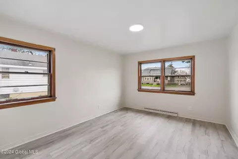 618 Curry Rd, Schenectady, NY 12306 photo 15