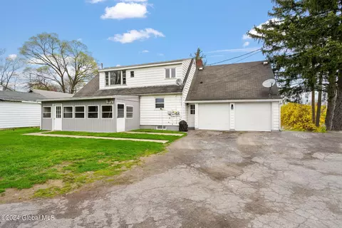 618 Curry Rd, Schenectady, NY 12306 photo 3