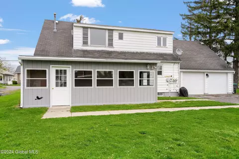 618 Curry Rd, Schenectady, NY 12306 photo 4