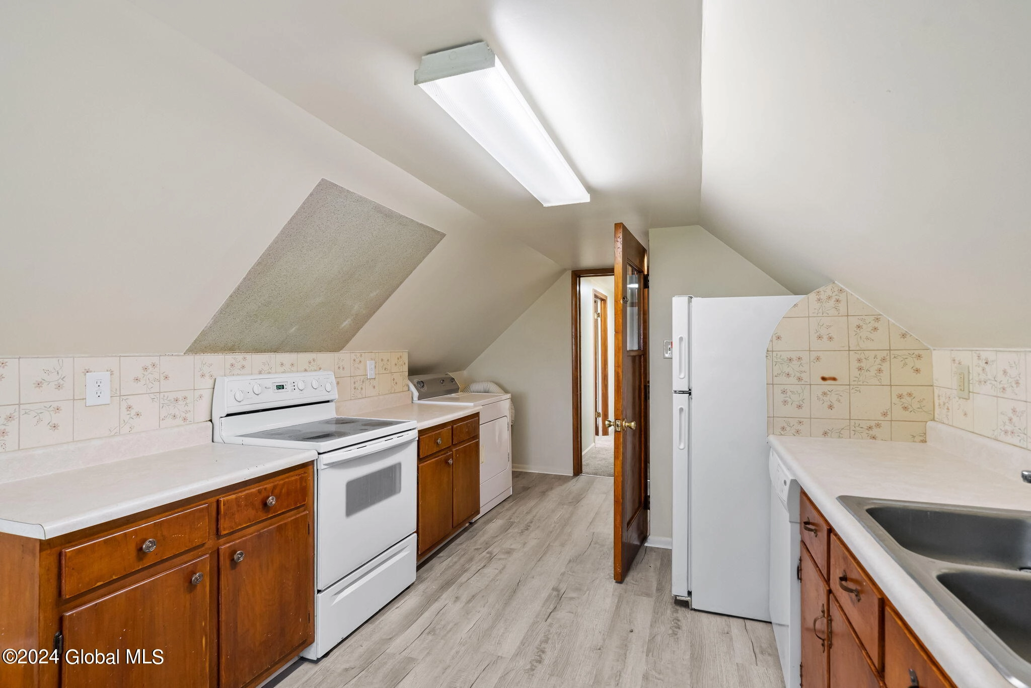 618 Curry Rd, Schenectady, NY 12306 photo 23