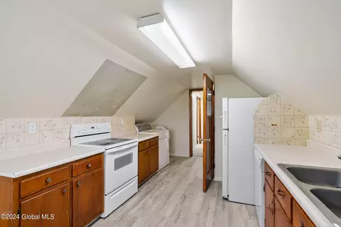 618 Curry Rd, Schenectady, NY 12306 photo 23