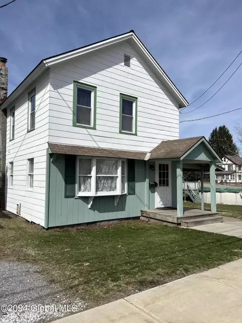 Exterior - 5 6th St, Corinth, NY 12822 photo 2 of 5