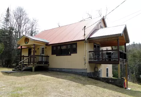 277 Northwoods Club Rd, Minerva, NY 12851
