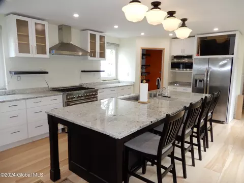 592 3rd Ave, Troy, NY 12182 photo 8