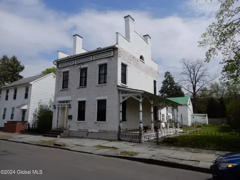 592 3rd Ave, Troy, NY 12182 photo 2
