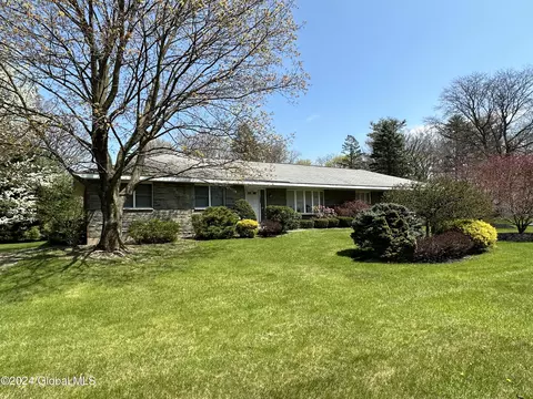 2209 Central Pkwy, Schenectady, NY 12309