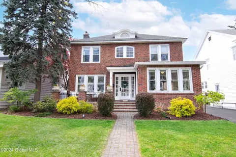 8 Van Buren St, Albany, NY 12206