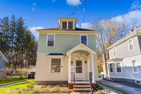 22 Washington Rd, Scotia, NY 12302