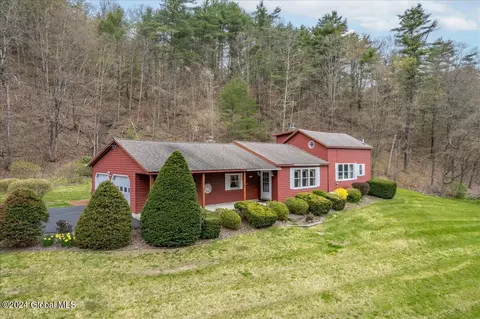 5074 Indian Fields Rd, Feura Bush, NY 12067