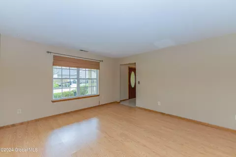 Living - 3 Commons Blvd, Halfmoon, NY 12065 photo 3 of 8