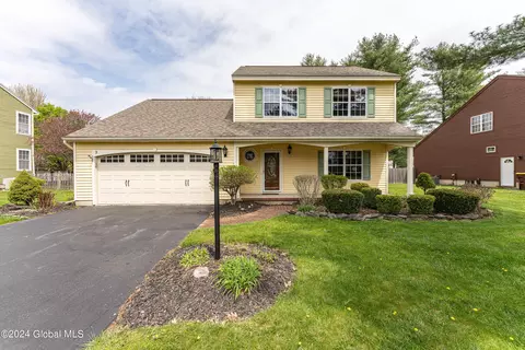 3 Commons Blvd, Halfmoon, NY 12065