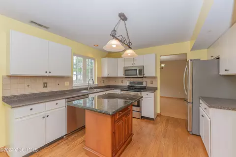 Kitchen - 3 Commons Blvd, Halfmoon, NY 12065 photo 2 of 4