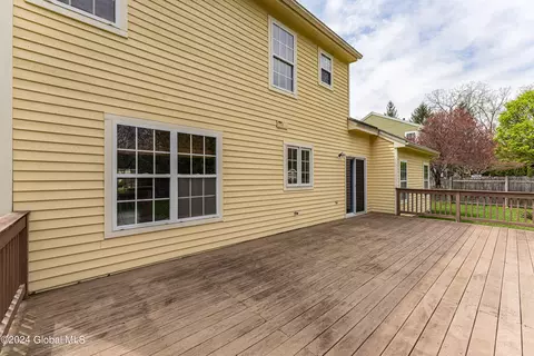 Exterior - 3 Commons Blvd, Halfmoon, NY 12065 photo 4 of 8