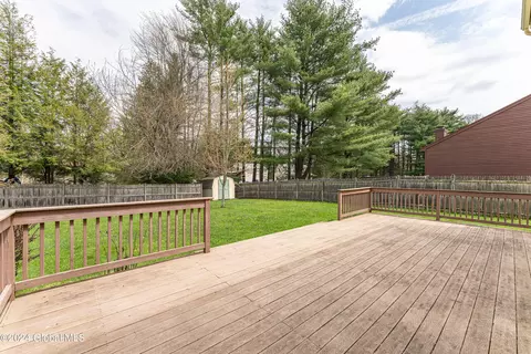 Exterior - 3 Commons Blvd, Halfmoon, NY 12065 photo 3 of 8